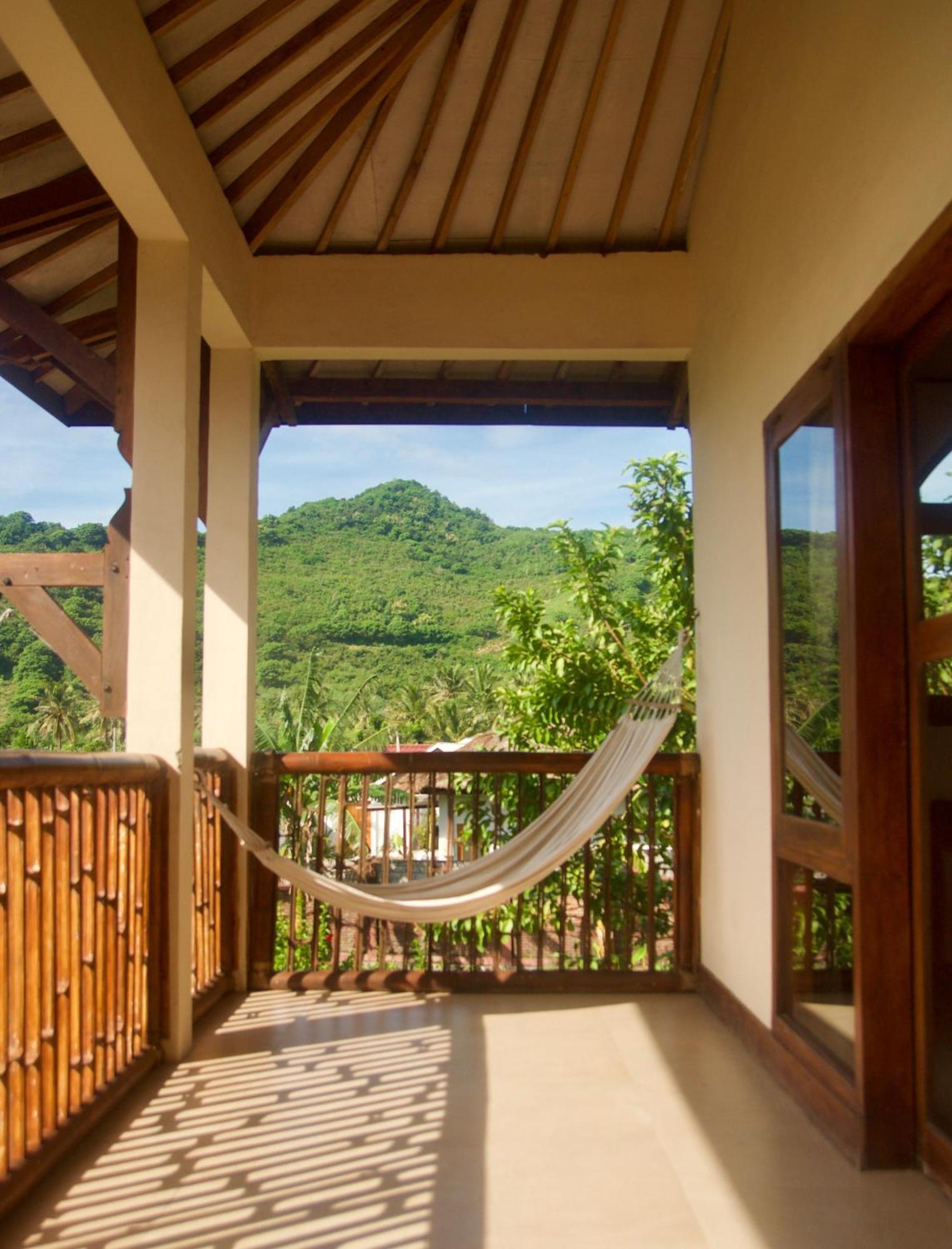 Owa Lodge Areguling Kuta  Rum bild