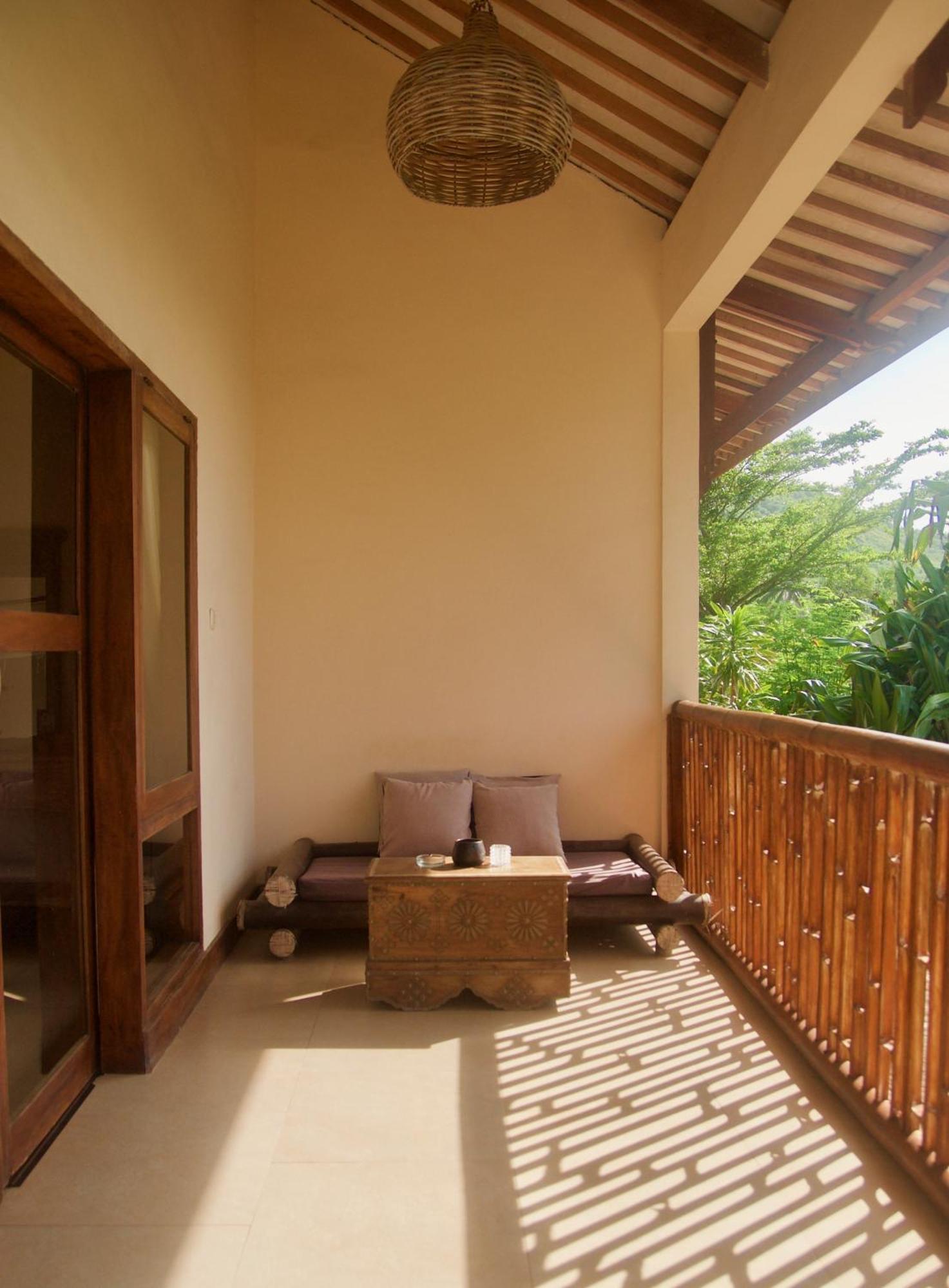 Owa Lodge Areguling Kuta  Rum bild