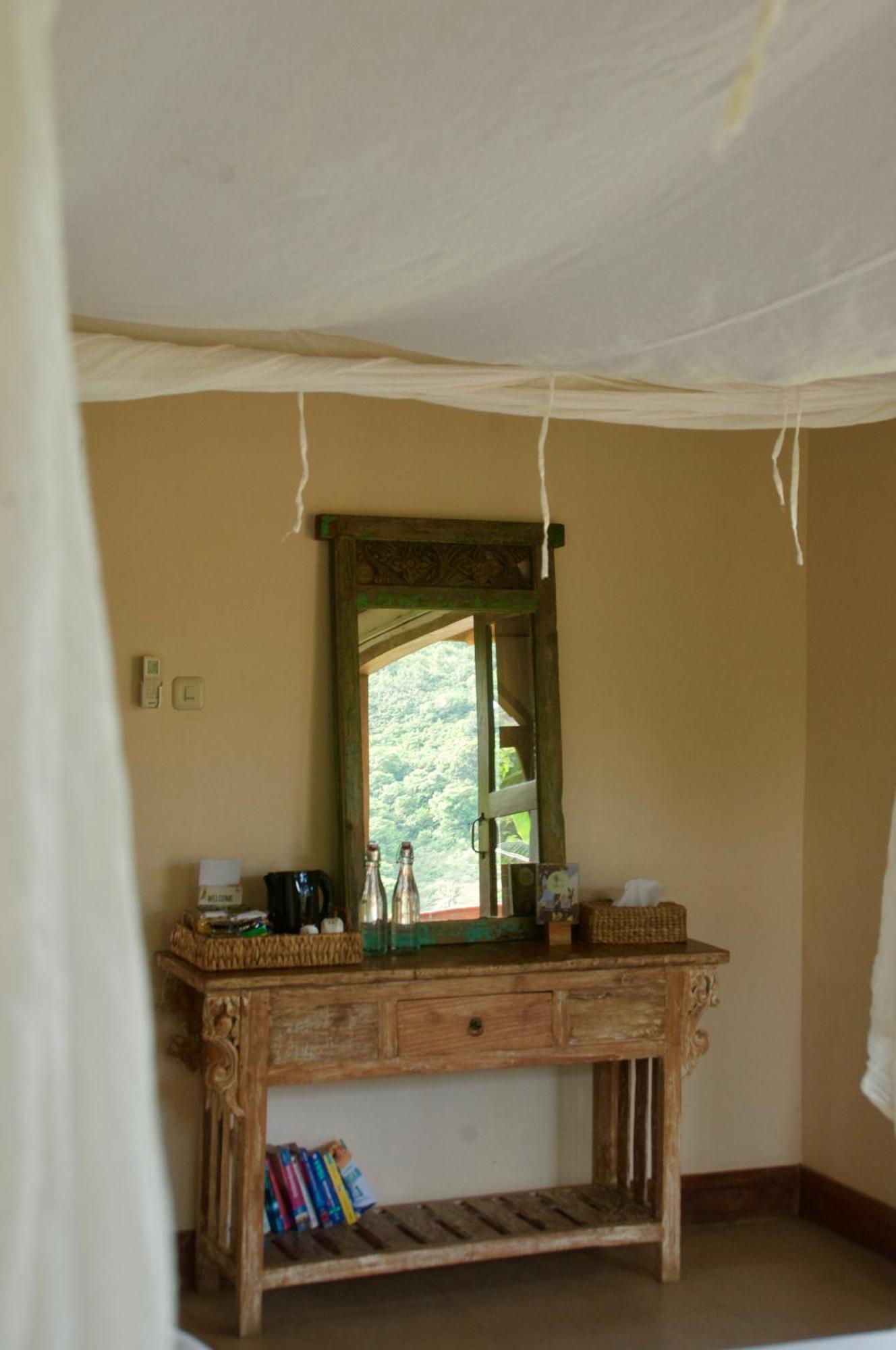 Owa Lodge Areguling Kuta  Rum bild