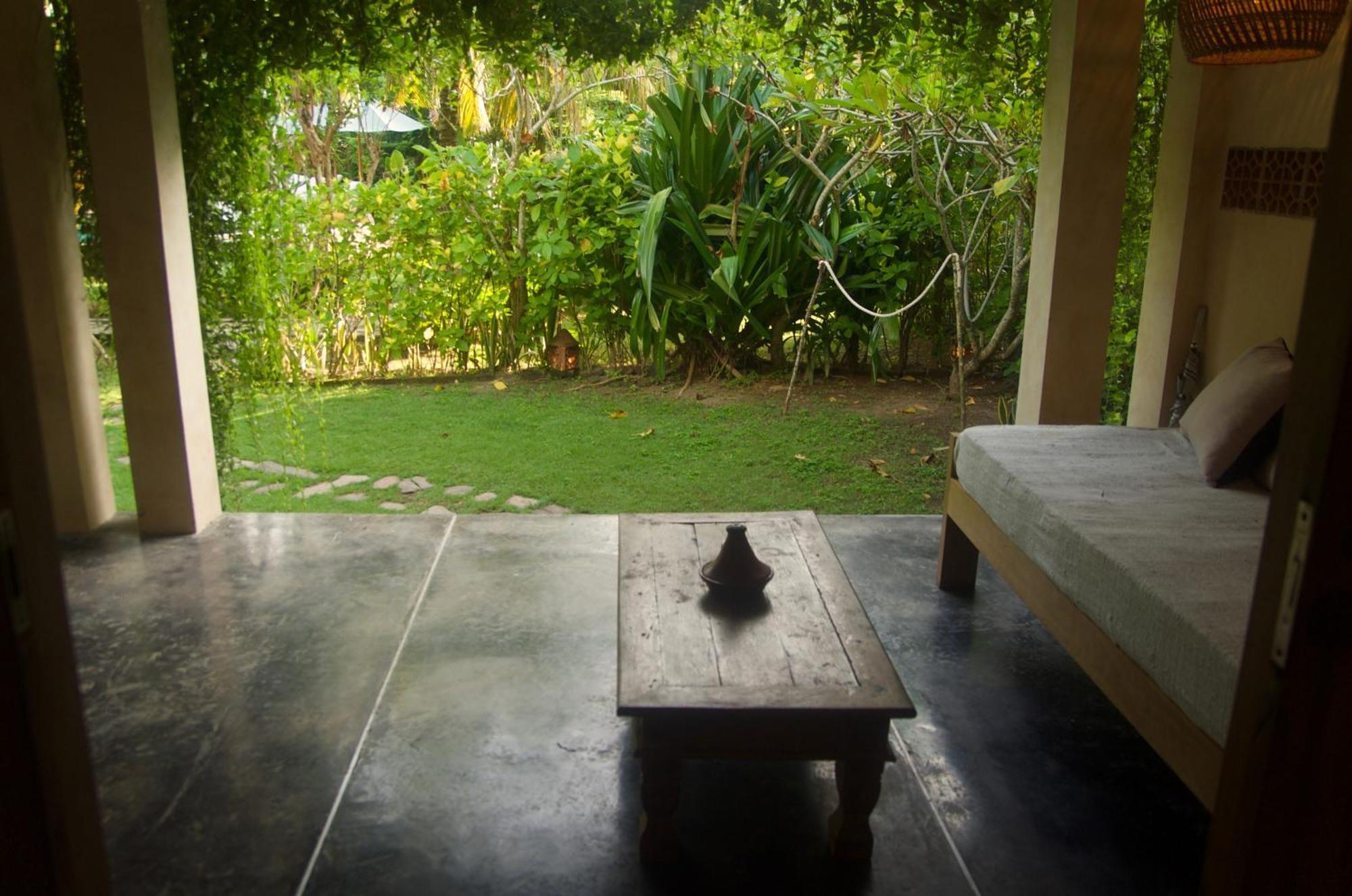 Owa Lodge Areguling Kuta  Rum bild