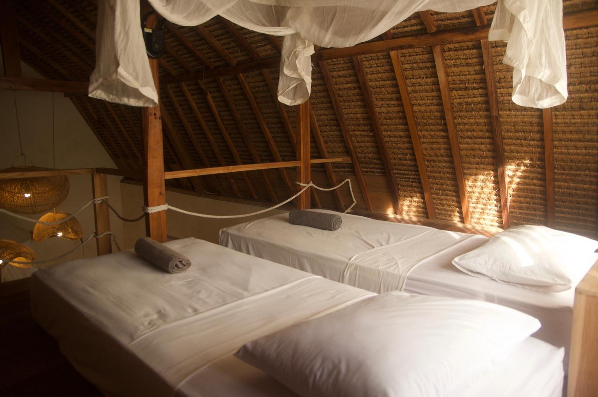Owa Lodge Areguling Kuta  Rum bild