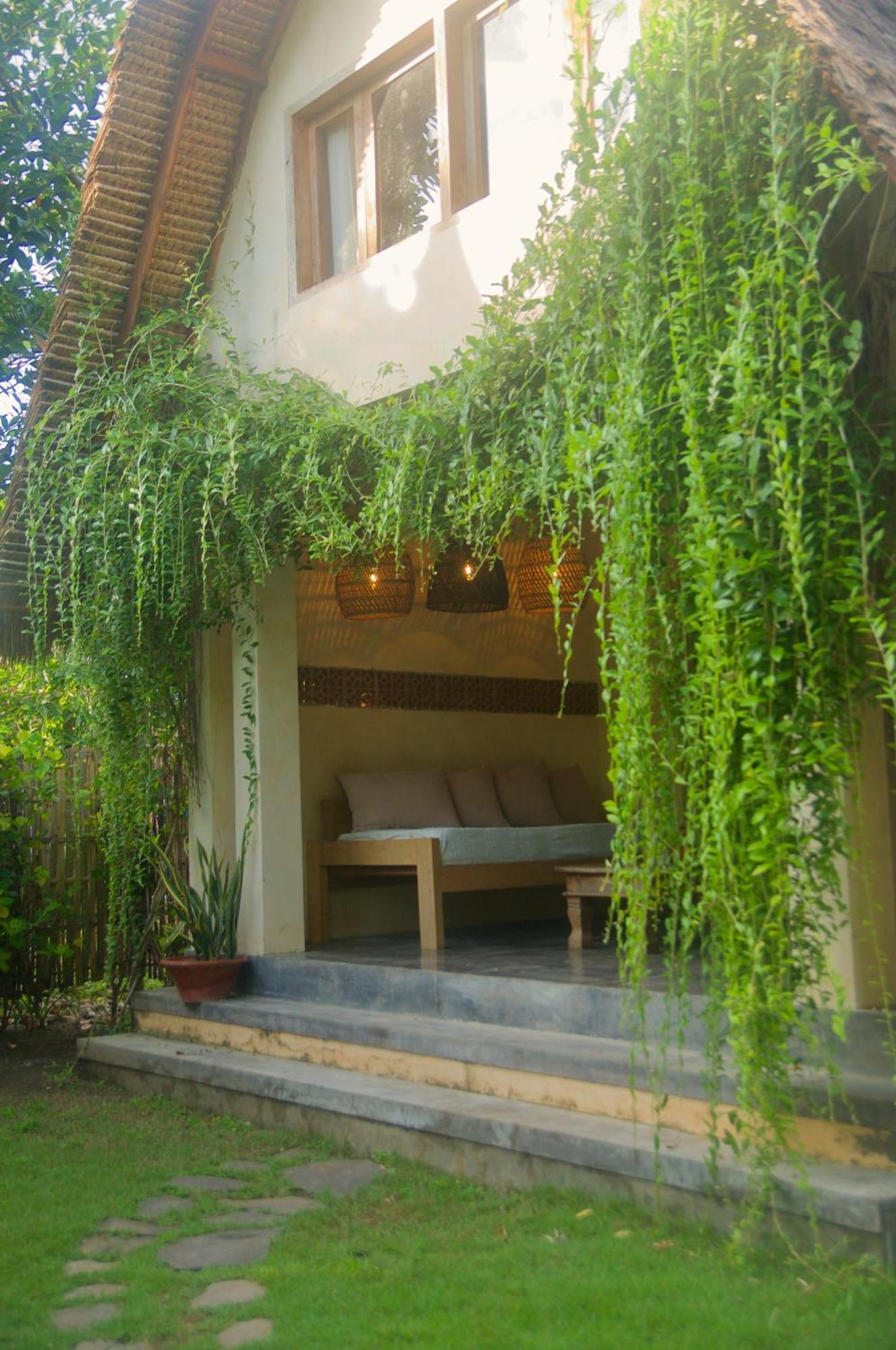 Owa Lodge Areguling Kuta  Rum bild