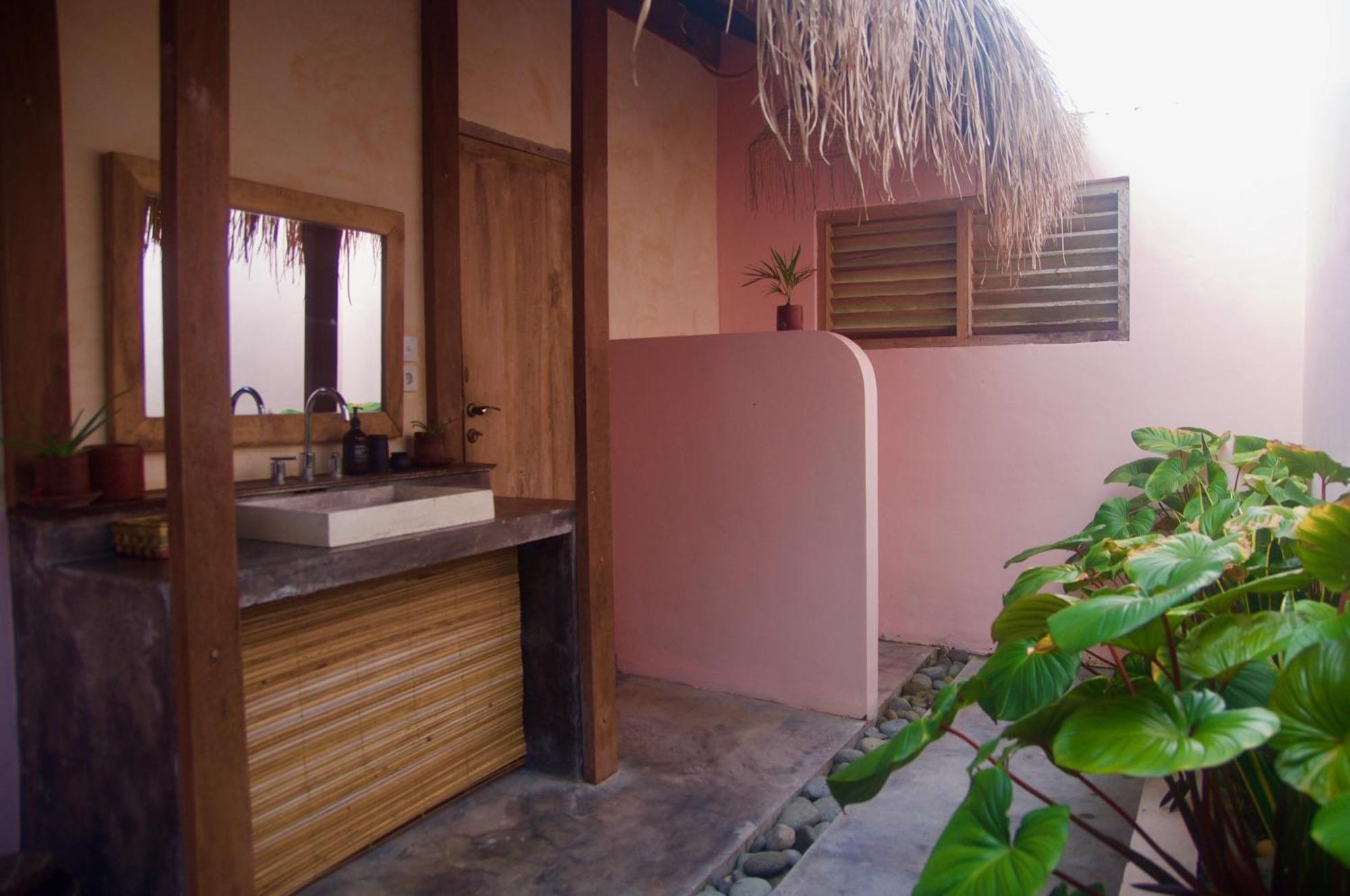 Owa Lodge Areguling Kuta  Rum bild